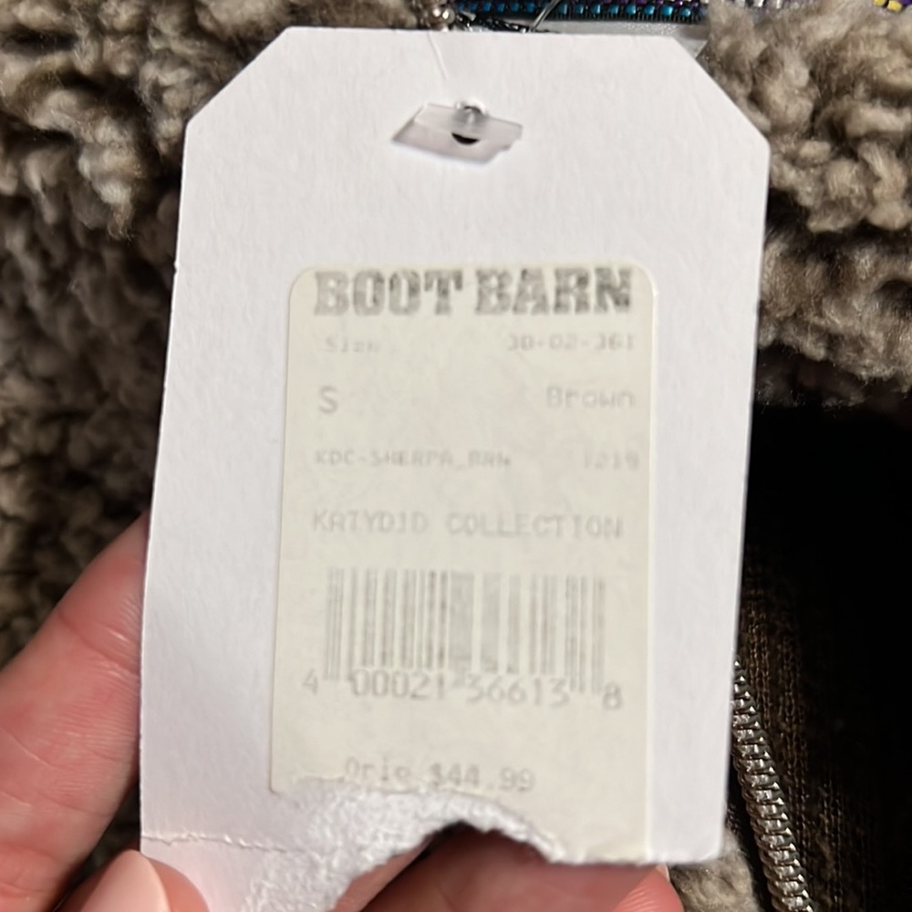 Fluffy jacket - Picture 9 of 9